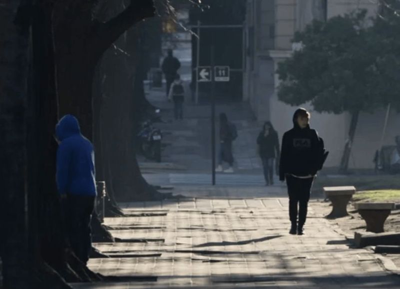 Además, se mantenía advertencias para todo el centro y norte del país. Las provincias que se mantenían sin avisos son Jujuy, Santa Cruz y Tierra del Fuego.
