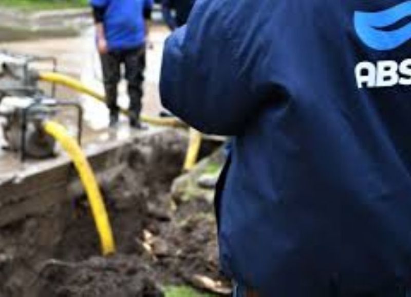 ABSA desbordada en La Plata: crece el enojo de los usuarios por fallas en el servicio