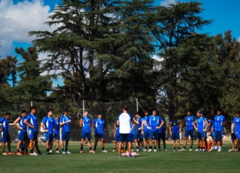 Gimnasia intensifica los entrenamientos con doble turno y busca mejorar antes de Huracán