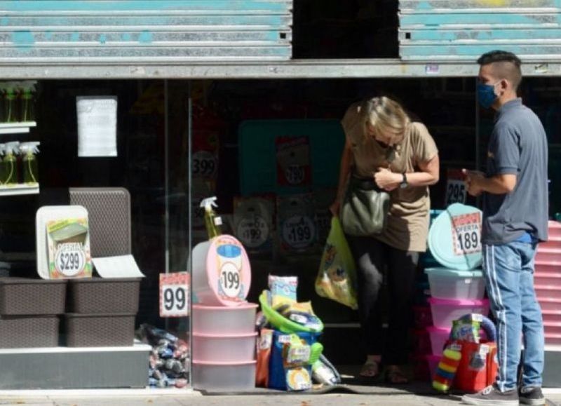 Las ventas bajan, los precios suben en tres dígitos si se compara de manera interanual, el empleo también cayó con respecto al primer trimestre del año.