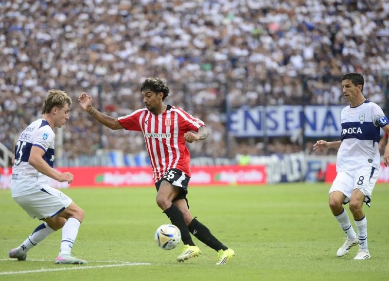 Cristian Medina vive sus últimas horas como jugador de Estudiantes y se despide del club
