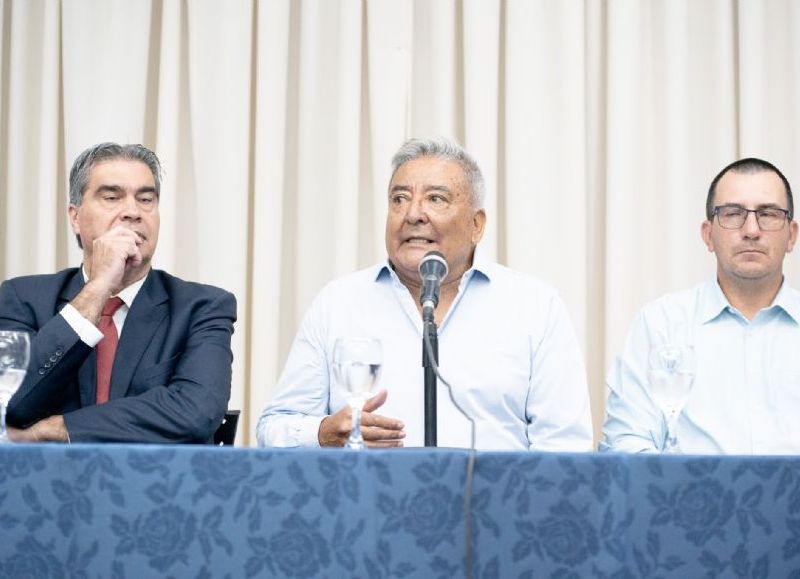 Rubén Ledesma y Capitanich encabezaron una charla con los empleados de comercio sobre la reforma laboral