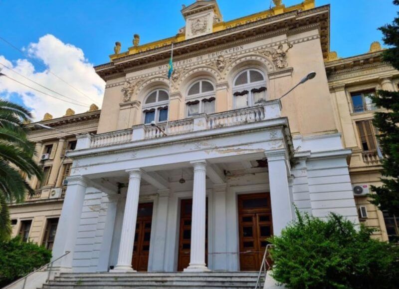 El acusado enseña una materia del área de las Ciencias Naturales en un colegio situado no muy lejos de la sede de la comisaría decimoquinta.