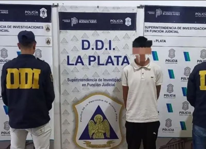 En 2023 oficiales de la DDI La Plata lo detuvieron tras una denuncia radicada por un joven de 24 años.