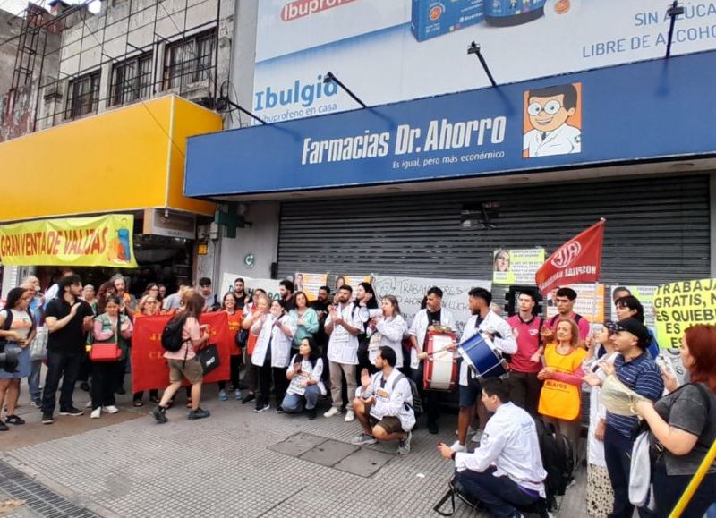 Farmacias Dr. Ahorro en crisis: despidos sin pagar, sobreexplotación y sucursales vaciadas