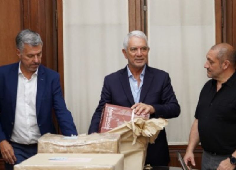 La Municipalidad encara la puesta en valor de 180 mil luminarias y más de 400 semáforos