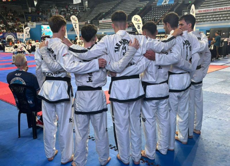 Golpes de esfuerzo: jóvenes de taekwondo de La Plata entrenan contra reloj para el Sudamericano y buscan apoyo para viajar