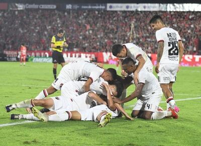 Newell`s venció a Arsenal en Rosario