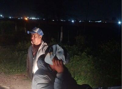 Vecinos de La Plata redujeron a un delincuente y lo entregaron a la policia