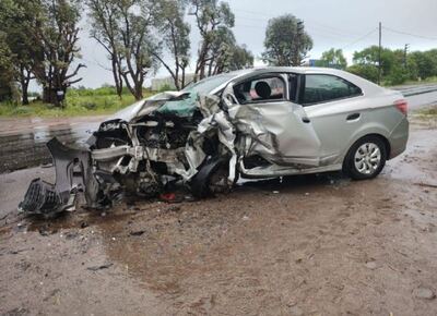 Abasto: dos autos colisionaron de frente en la ruta 36 y 503