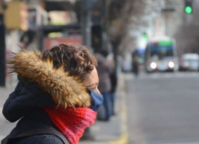 La ola polar no da el brazo a torcer: La Plata vive un feriado bajo cero