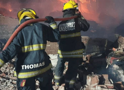 VIDEO| Ensenada: se incendió una casa y dentro de ella murió un hombre de 54 años