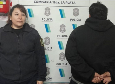 Más leche que perro quebrado: detuvieron a un depravado suelto en La Plata, se masturbaba en plena calle