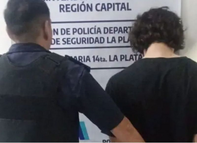 Homicidio en La Plata: Dijo que escuchó una voz que le ordenó matar a un amigo y lo apuñaló en el cuello