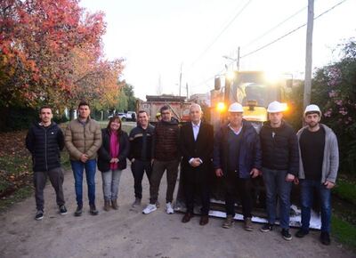 Con trabajos sobre calle 460, Alak inició el plan de obras públicas en City Bell