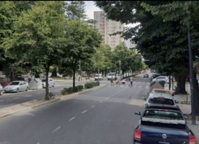 Salvajismo en Plaza Rocha: una patota con camisetas de Gimnasia atacó, desfiguró y robó a un motociclista tras el clásico
