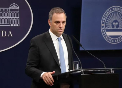 La Justicia investiga el viaje de Adorni a Punta del Este y ordena seguir la ruta del dinero