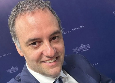 Manuel Adorni explicó su patrimonio tras presentar su declaración jurada: "Con mi mujer ganamos US$300 mil en criptomonedas"