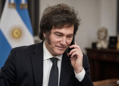 VIDEO | Javier Milei, más pendiente de Twitter que de gobernar: mientras el país se hunde, estuvo todo el dia en X insultando periodistas