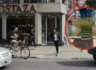 Robaron gaseosas y queso cheddar de un Mostaza de La Plata y antes de escapar defecaron adentro