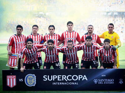 VIDEO | Estudiantes perdió la Supercopa ante Rosario Central y la final terminó en un escándalo a las piñas