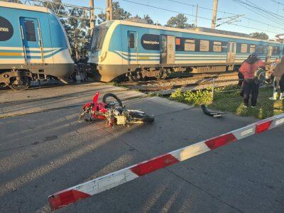 Murió un repartidor tras ser atropellado por el tren Roca en City Bell y el servicio funciona con demoras