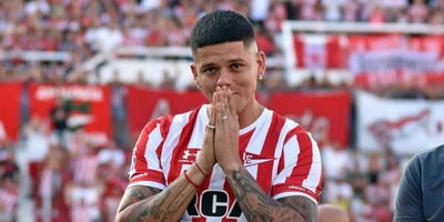 Escándalo en Estudiantes: la Conmebol rechazó la habilitación de Marcos Rojo y el Pincha acudió al TAS