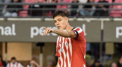Palacios es duda en Estudiantes para recibir a Instituto y Marcos Rojo aparece como alternativa