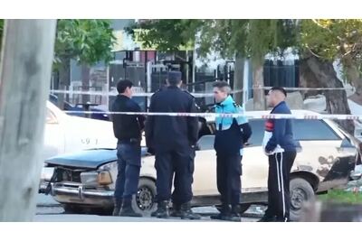 Un nene de dos años murió tras un choque entre un patrullero y el auto en el que viajaba durante una persecución