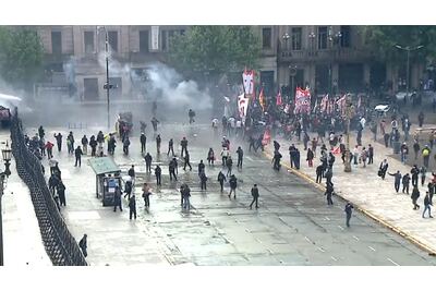 Incidentes y gases lacrimógenos en la Marcha Federal Universitaria frente al Congreso