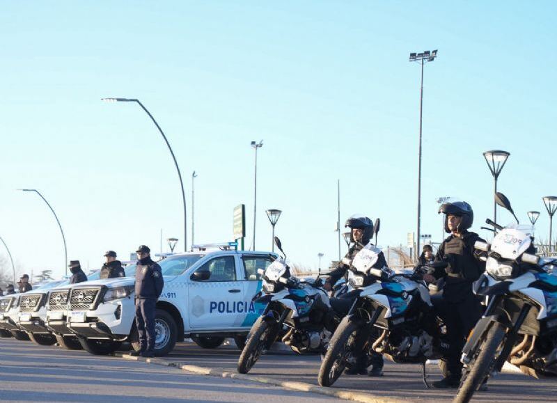 Se presentaron 41 patrulleros y 12 motos en Merlo