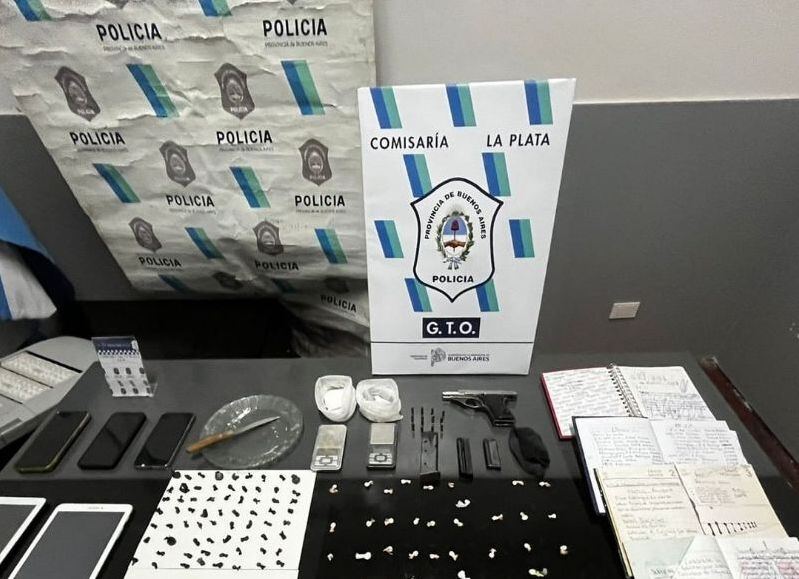 VIDEO | La Plata: Fueron a detener a dos ladrones por robarse un portón y encontraron un búnker de droga