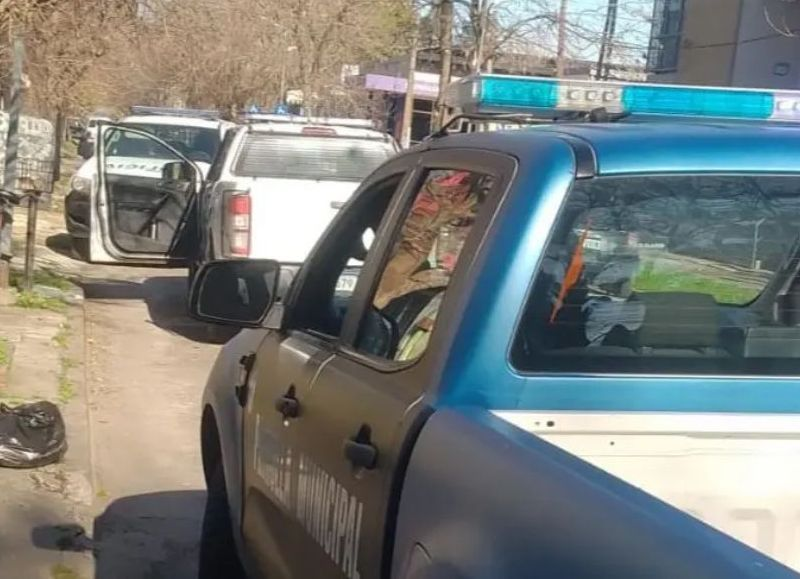 Arrestaron en La Plata a una pareja que mantenía relaciones sexuales en plena vía pública