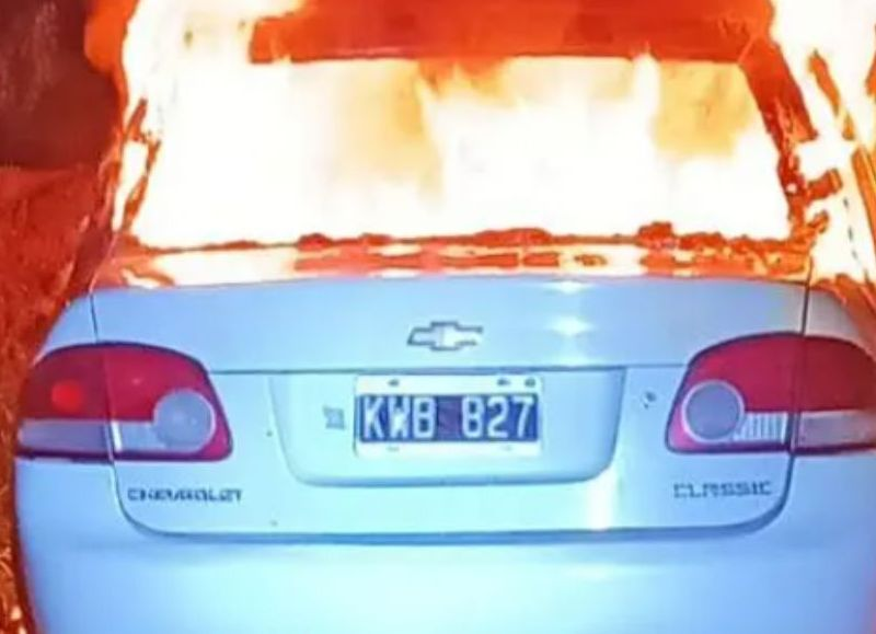 La Plata, tierra de nadie: tomaron un taxi, golpearon al conductor para robarle el auto y prendieron fuego el vehículo