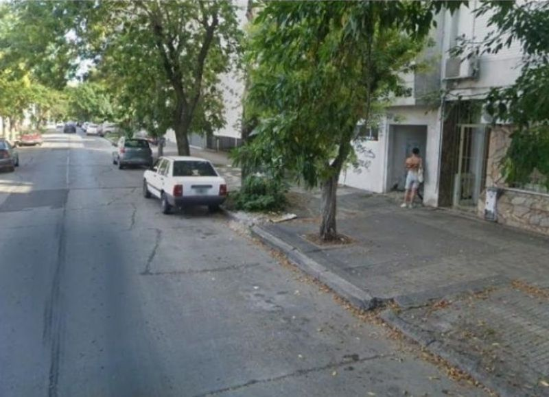 La Plata tierra de nadie: Cargaban el auto para irse a Pehuajó a pasar Navidad, llegaron 4 tipos armados y les robaron todo