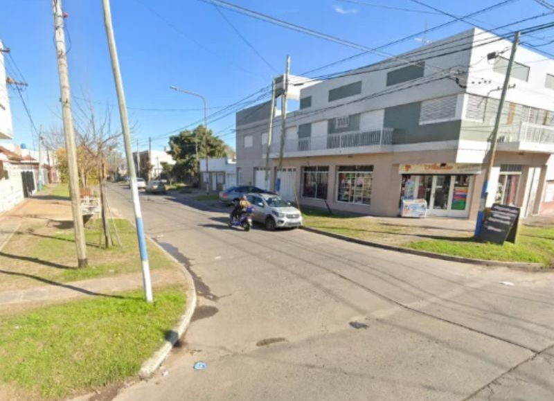 Golpearon a un hombre de 85 años en un violento asalto en San Carlos: le robaron 200 mil pesos y varios objetos frente a su hija
