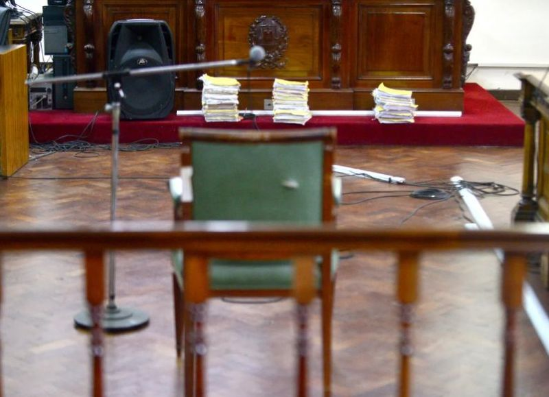 Indignación en La Plata: condenaron a un docente por abuso sexual, pero no pisará la cárcel