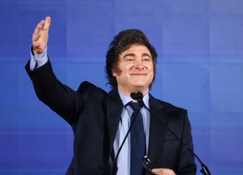 Milei prepara el desembarco en La Plata para poner primera con la campaña