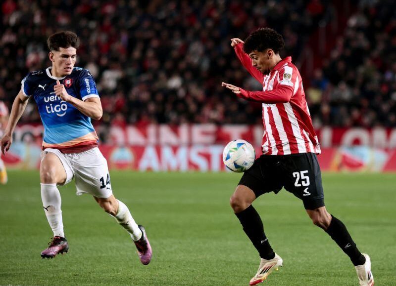 VIDEO | Estudiantes avanzó en la Libertadores con más garra que fútbol