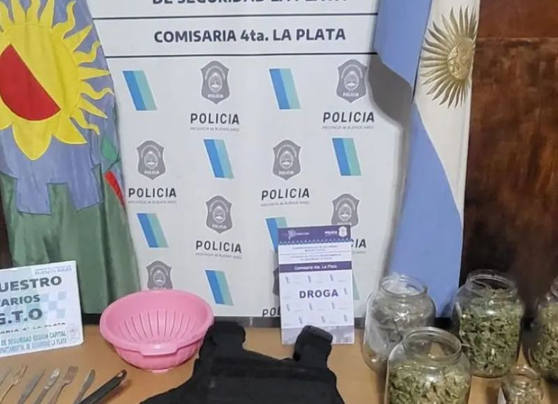 Operativo en La Plata: secuestran objetos robados, una moto con pedido de captura y marihuana