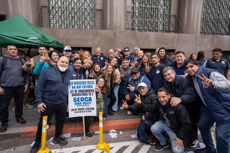 Sin universidad pública no hay futuro:  el SEOCA zona oeste movilizó al Congreso en defensa de la educación