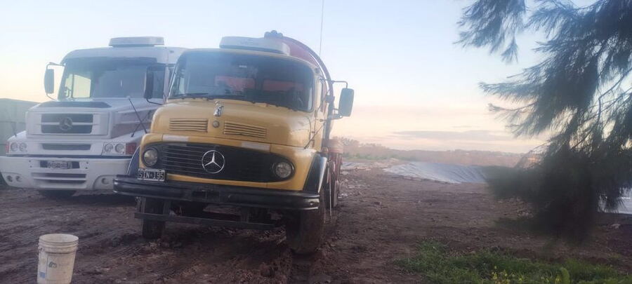 El hecho ocurrió sobre la Ruta 53, a la altura del kilómetro 52. Otro empleado también sufrió una descompensación y la Justicia investiga las causas.