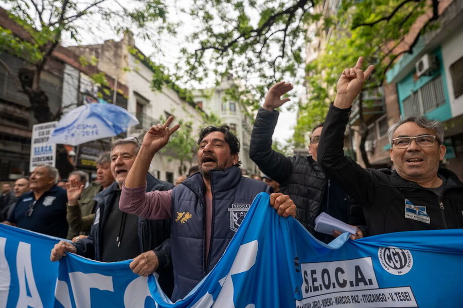 Sin universidad pública no hay futuro:  el SEOCA zona oeste movilizó al Congreso en defensa de la educación