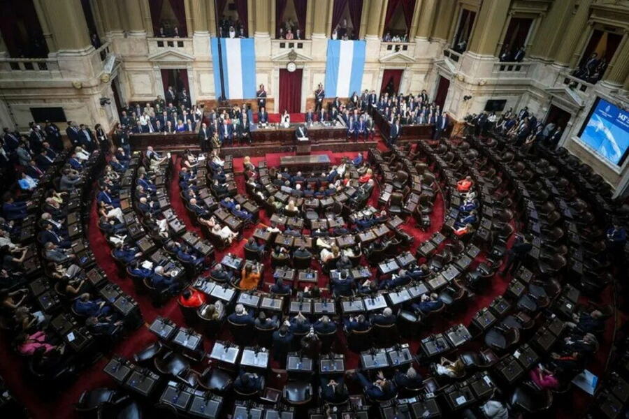 La sesión especial reunió a 121 legisladores y quedó a ocho del número necesario para comenzar.