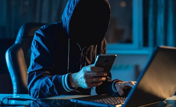 Una platense hizo un reclamo a Twitter, le respondieron ciberdelincuentes y le vaciaron su caja de ahorro en dólares